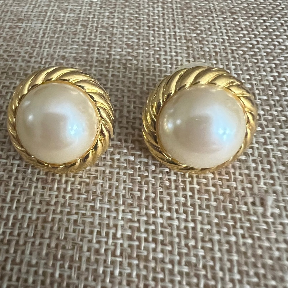 Richelieu Vintage Gold Tone Faux Pearl Rope Border Stud Earrings Small Old Money